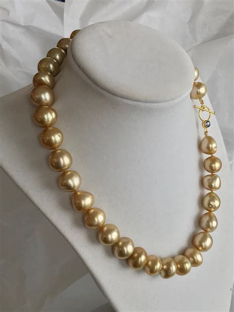 gucci gold pearl necklace